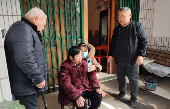 寶塔社區(qū)開展學雷鋒社保認證上門志愿服務