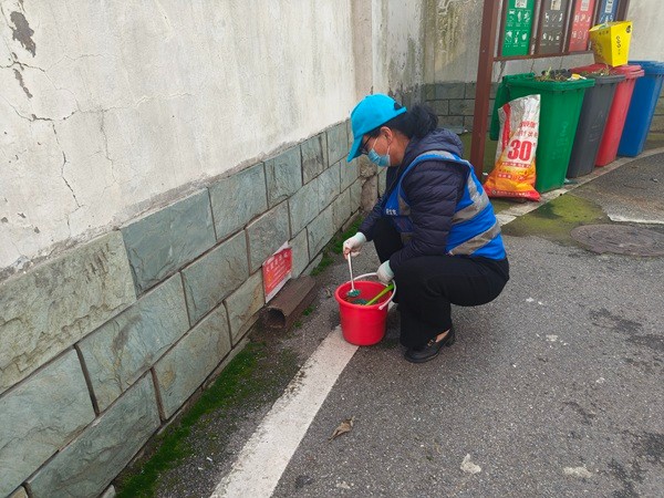 三角坪社區(qū)開(kāi)展春季校園環(huán)境健康綜合治理 全力守護(hù)師生健康安全