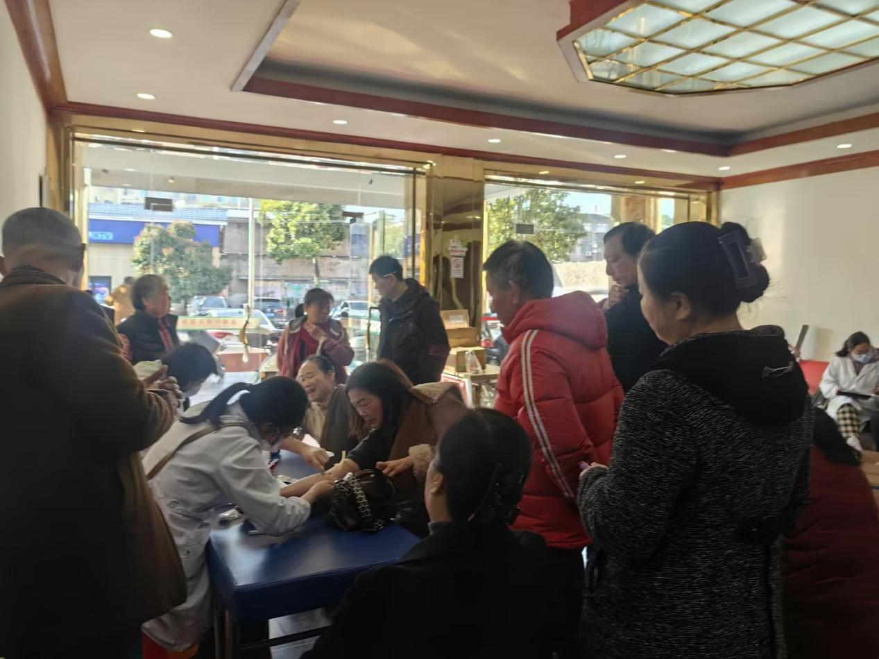 岳塘村開展2026年老年人免費體檢活動