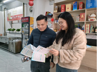 守护舌尖安全 鸦雀塘社区开展野生蘑菇防控宣传活动