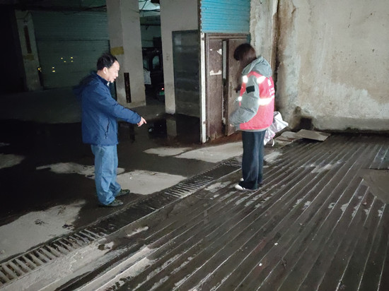 三角坪社區(qū)開展汛期內(nèi)澇隱患排查整治工作