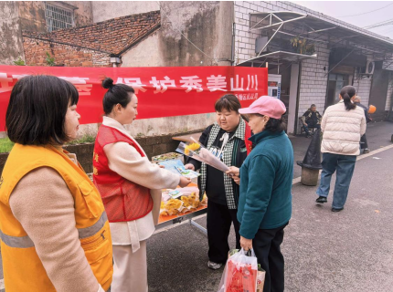 板塘社區(qū)：倡導(dǎo)文明祭掃 共筑平安清明