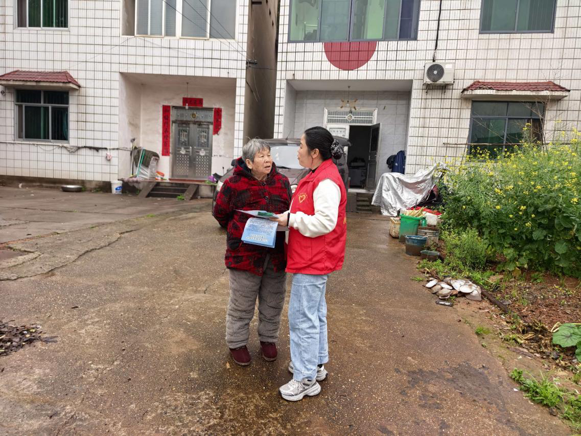 國(guó)強(qiáng)社區(qū)：志愿入戶傳新風(fēng) 文明祭掃暖民心