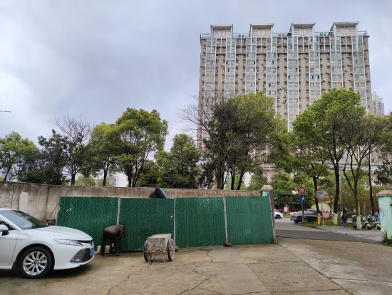 陽光社區(qū)：拆除圍墻暢通微循環(huán)?環(huán)境整治惠民見實(shí)效