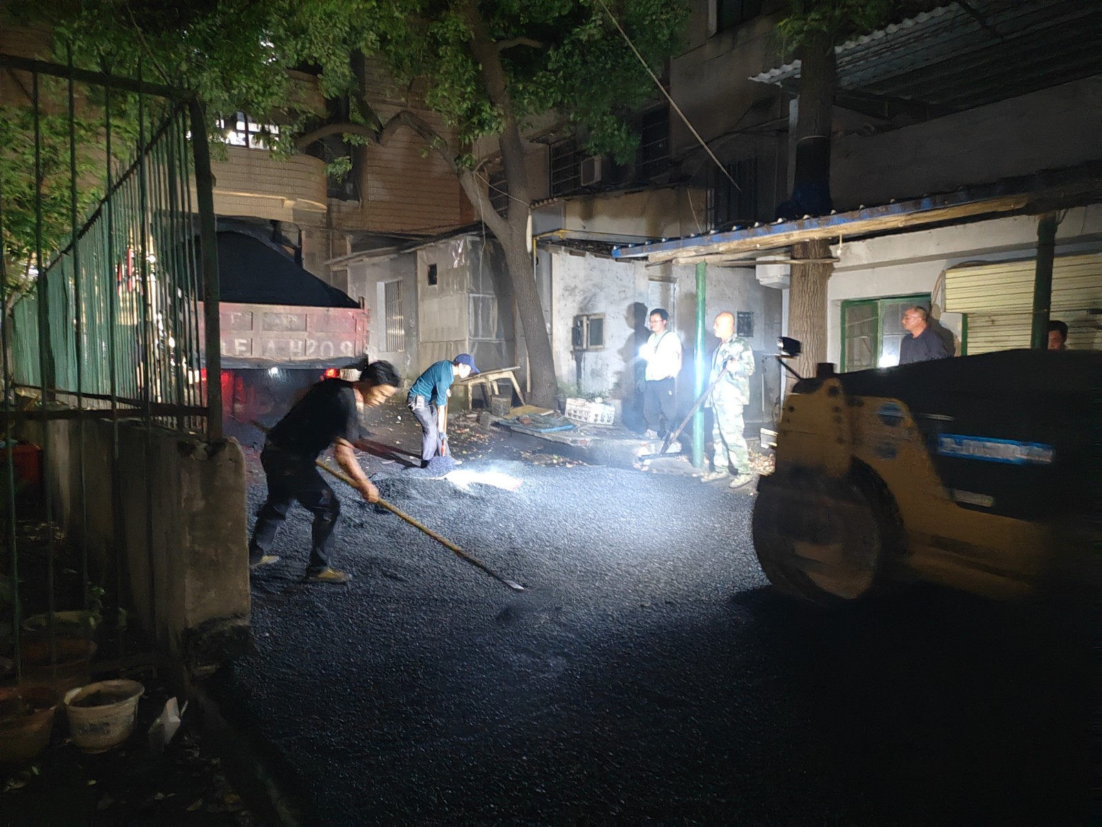 曉塘社區(qū)：“第一應(yīng)急響應(yīng)人”機(jī)制顯成效 坑洼回家路終變坦途