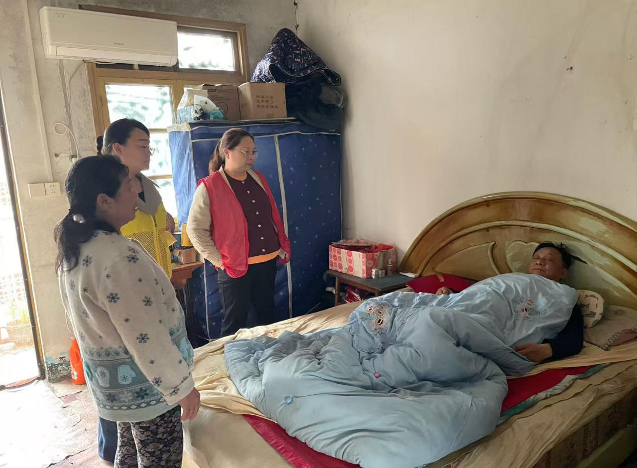 新站社區(qū)獨(dú)居居民遇困  鄰長暖心守護(hù)