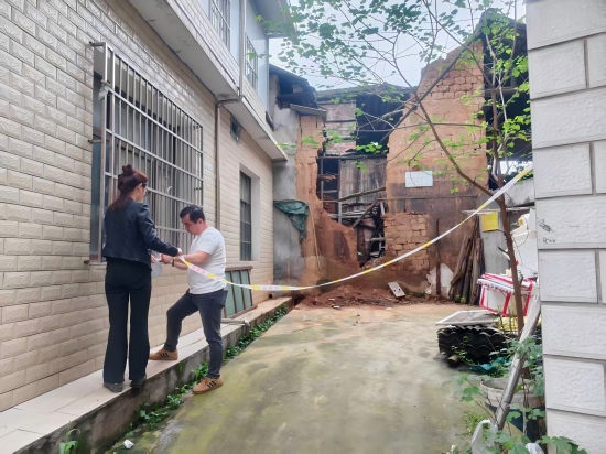 芙蓉社區(qū)多措并舉全力筑牢汛期安全屏障