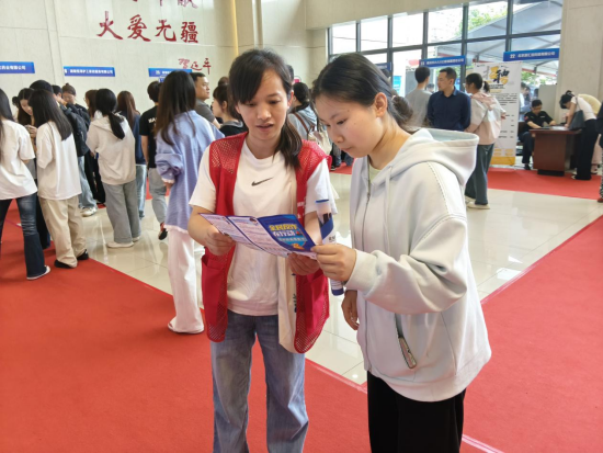 云峰社区走进高校开展反诈宣传主题活动