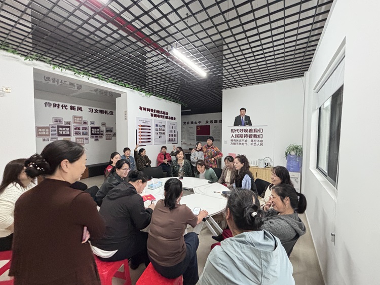 筑牢反诈防线·守护居民财产——昭山镇窑洲社区开展防电信诈骗宣传活动