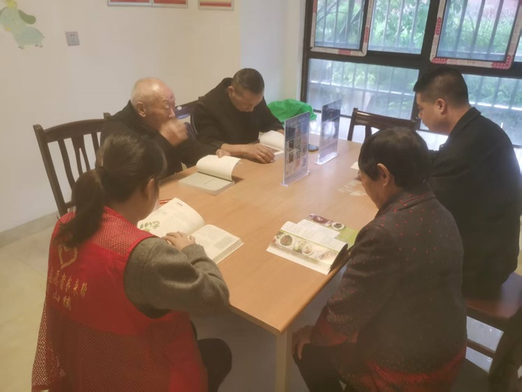 蒿塘村開(kāi)展 “書(shū)香昭山?悅讀春光” 閱讀分享會(huì)