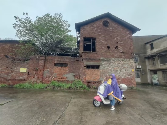 橫街社區(qū)開展汛期隱患排查與走訪慰問