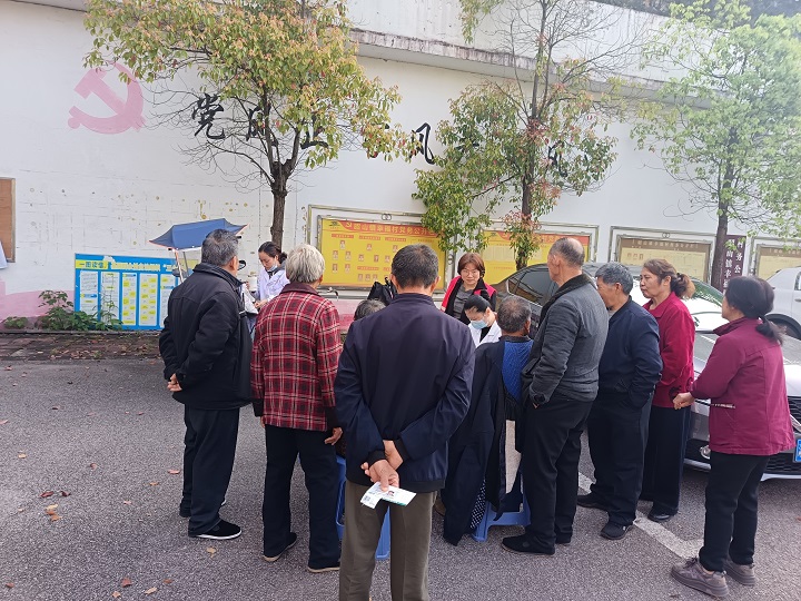 昭山鎮(zhèn)幸福村暖心免費(fèi)體檢 守護(hù)老年健康