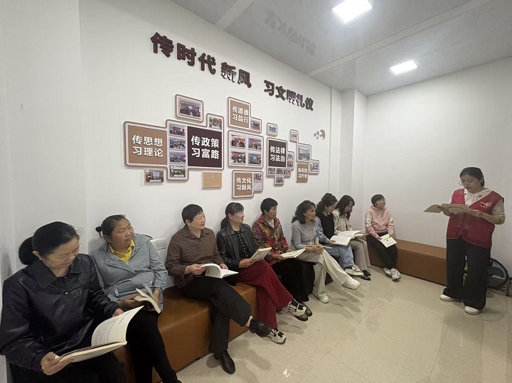 昭山鎮(zhèn)窯洲社區(qū)開展“我愛湘潭我的家”——“共享書光”世界讀書日活動(dòng)