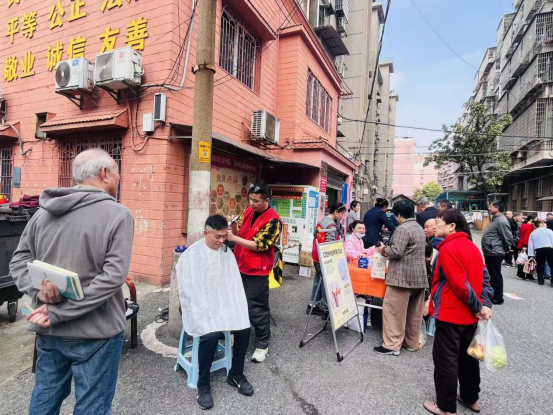 安樂社區(qū)開展“黨建聚合力 五一惠民生”便民服務(wù)活動(dòng)