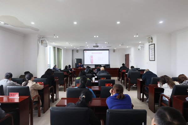 岳塘區(qū)消防救援局深入湘潭市檔案館開展消防安全知識及業(yè)務(wù)技能培訓(xùn)