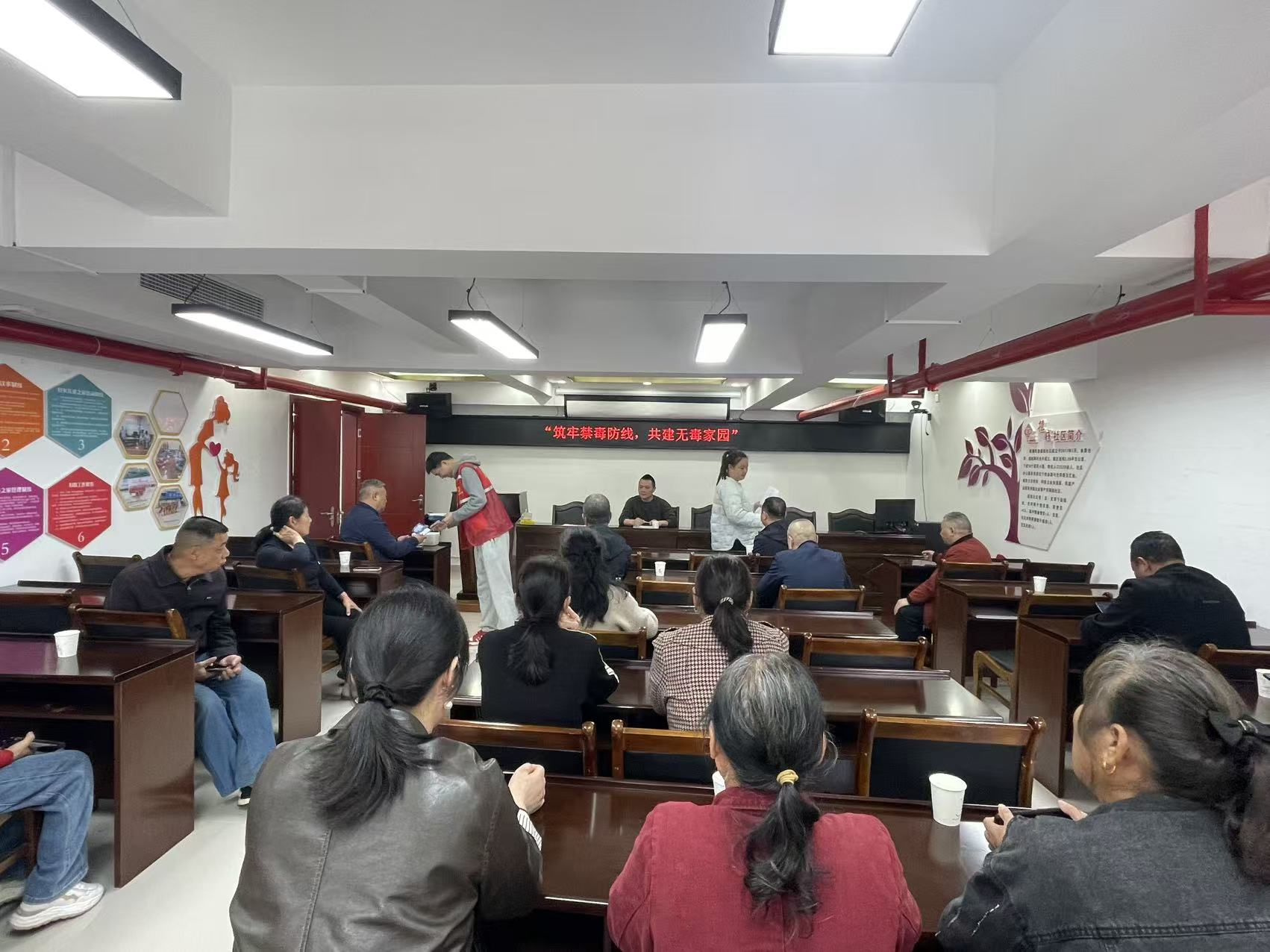 搖錢社區(qū)：筑牢禁毒防線 共建無毒家園