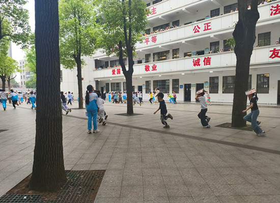 湘钢三校教育集团霞光校区：防震演练筑防线 安全意识入人心