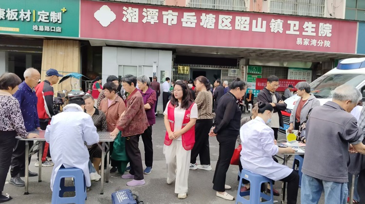 党建领航办实事，健康服务暖民心——路口社区新时代文明实践站开展老年健康体检活动