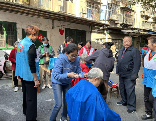 三株岭社区：用好管好党群服务阵地 老旧小区变身“幸福家园”