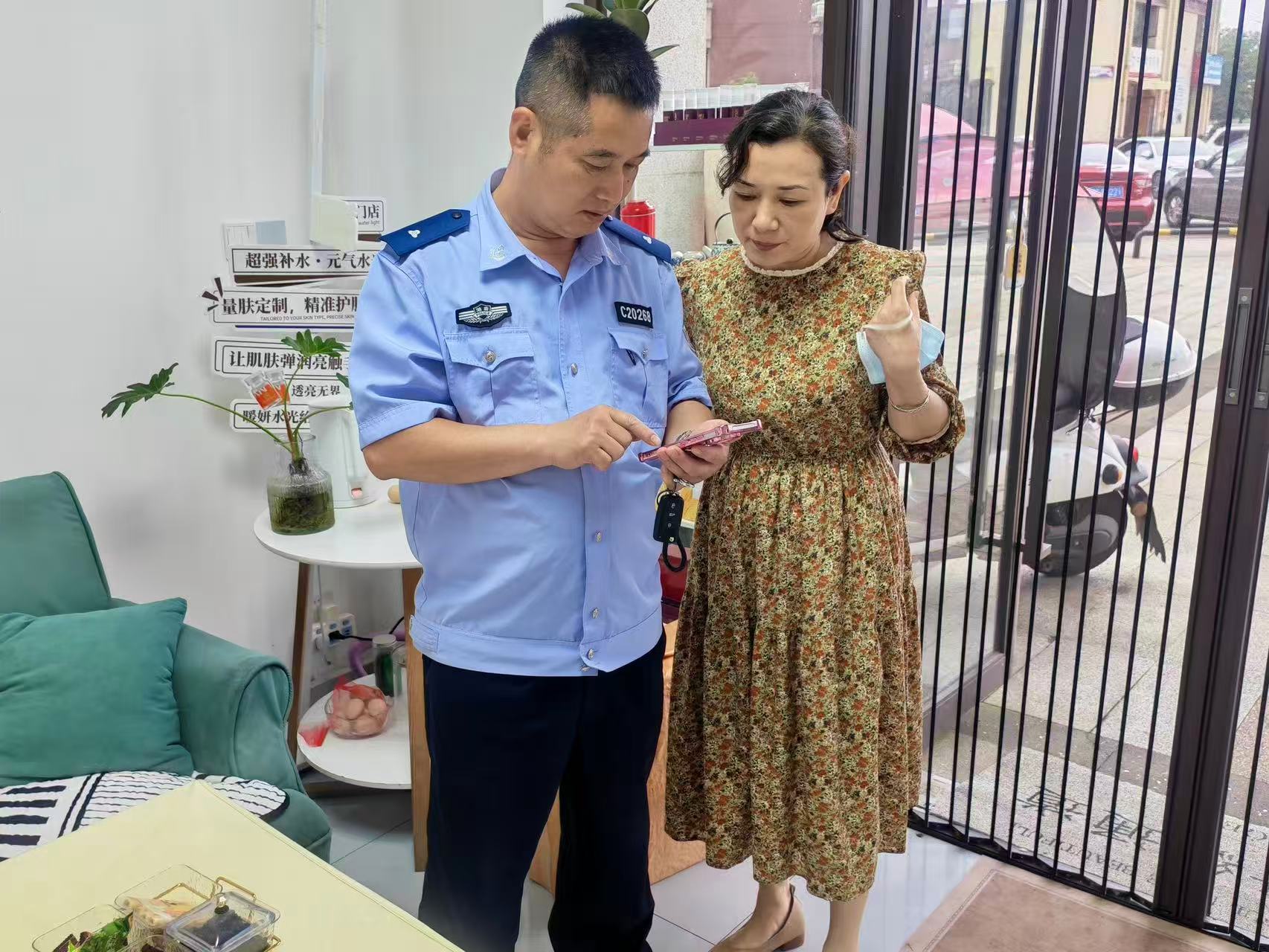 馬家河社區(qū)：警社聯(lián)動(dòng)入戶反詐 筑牢群眾財(cái)產(chǎn)安全防線