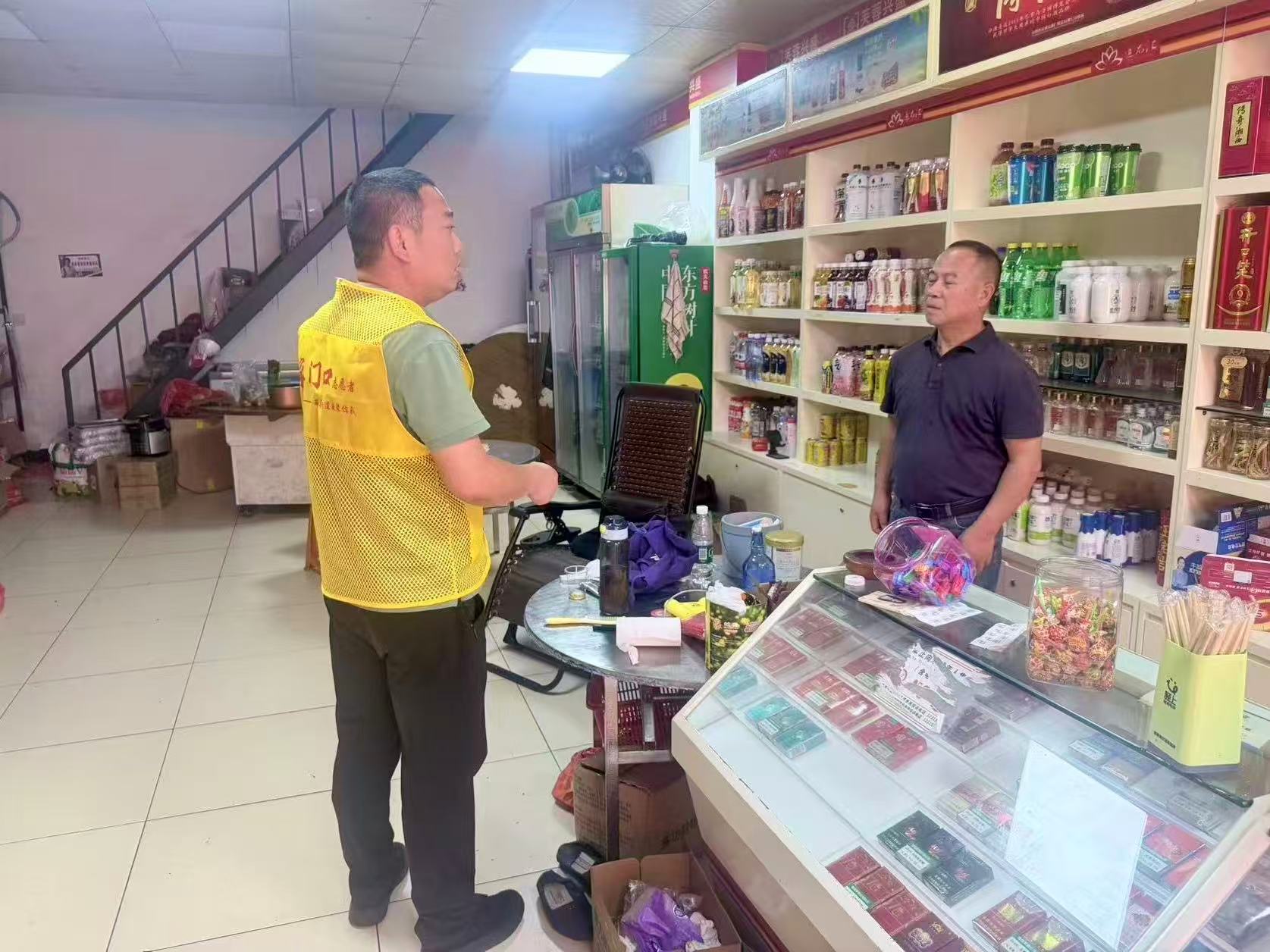 马家河社区开展严厉打击烟花爆竹非法生产“雷霆”行动