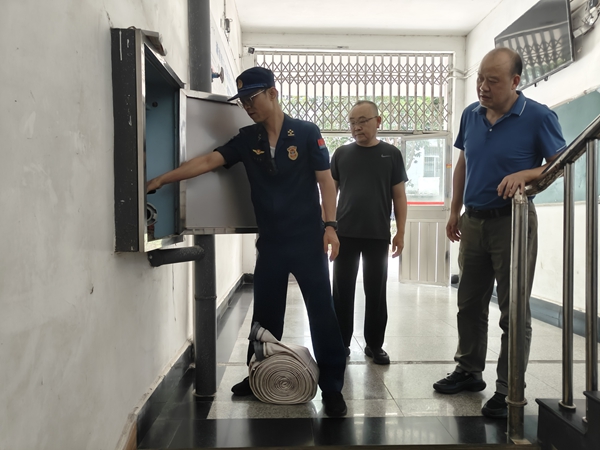 岳塘區(qū)消防救援局深入涉考考點開展消防安全專項檢查
