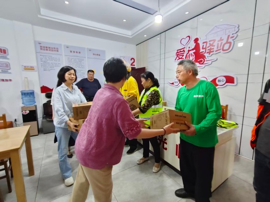 岳塘岭社区：党群阵地提质升级 暖心服务扩容增效