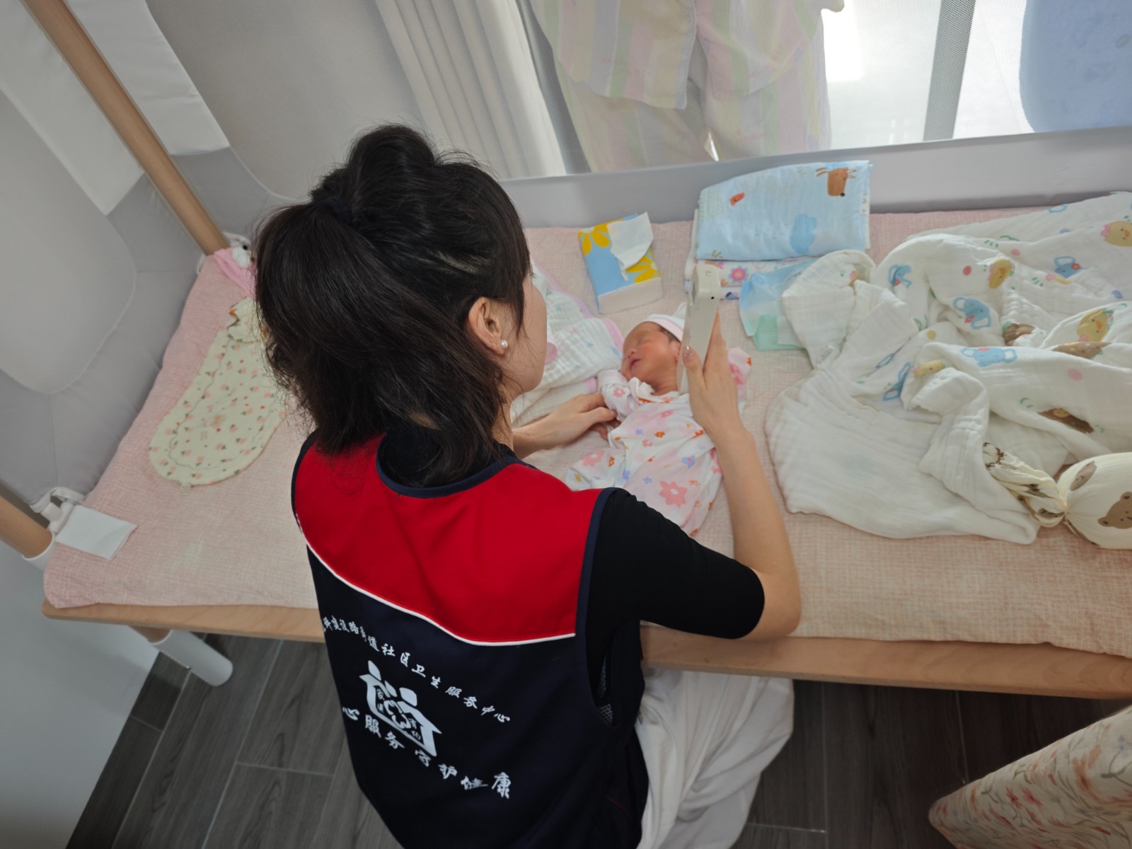 实施“开局八好” 岳塘进行时丨东坪建设路街道社区卫生服务中心：暖心上门测黄疸 精准落地便民随访举措