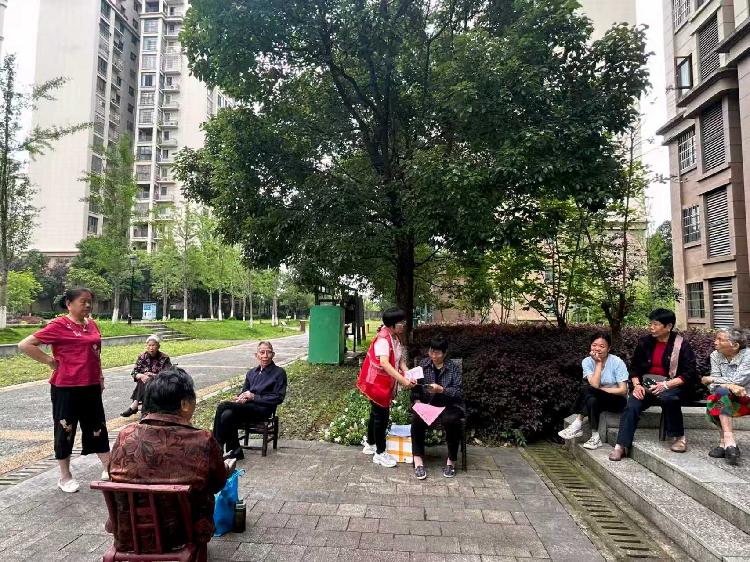 ​昭山镇窑洲社区开展“我爱湘潭我的家”——“共守健康约定 同塑文明家园”禁毒宣传活动