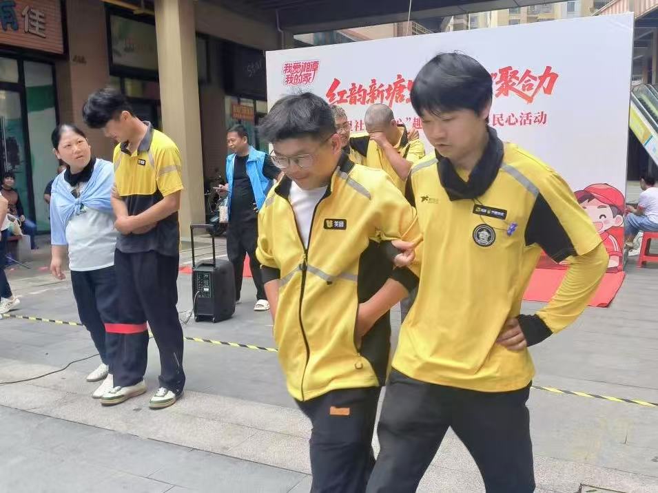 新塘里社区：趣动暖民心 红韵新塘里情系新就业群体