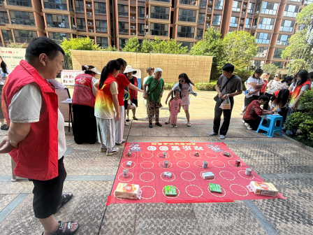 飞机坪社区：粽叶飘香迎端午 暖心敬老情更浓
