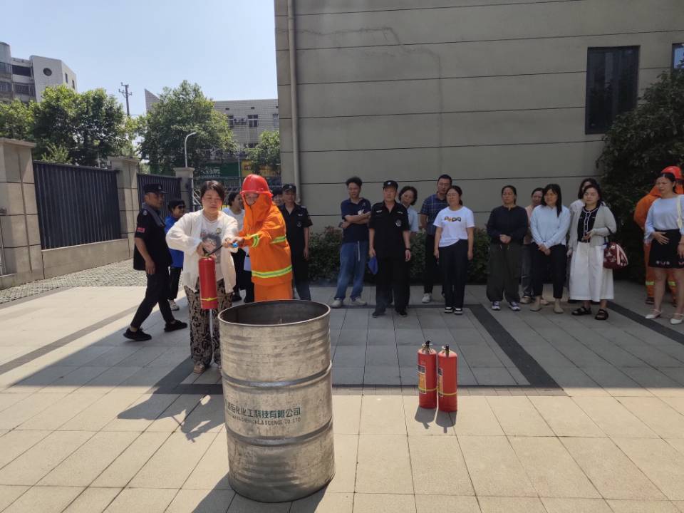 大板房社区：“参训+观摩”落实安全生产监督职责