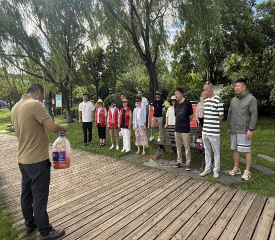 盘龙社区开展防溺水应急演练 筑牢安全防护屏障