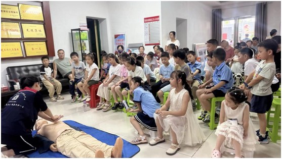 栗塘社区开展未成年人暑期安全暨应急救护知识培训