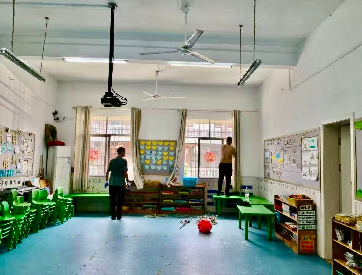 新塘社区组织党员志愿者开展校园消防安全专项巡查
