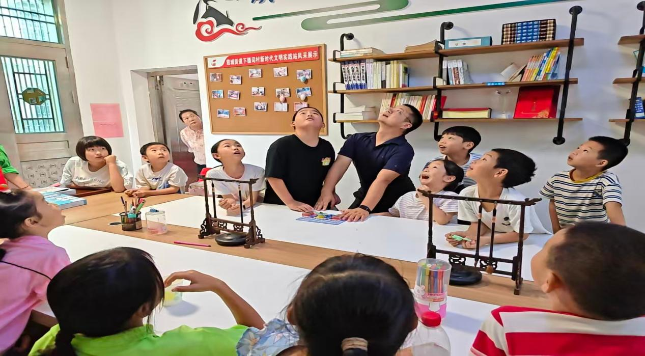 下摄司村优秀党员开讲暑期公益编程课 点亮乡村少年科技梦