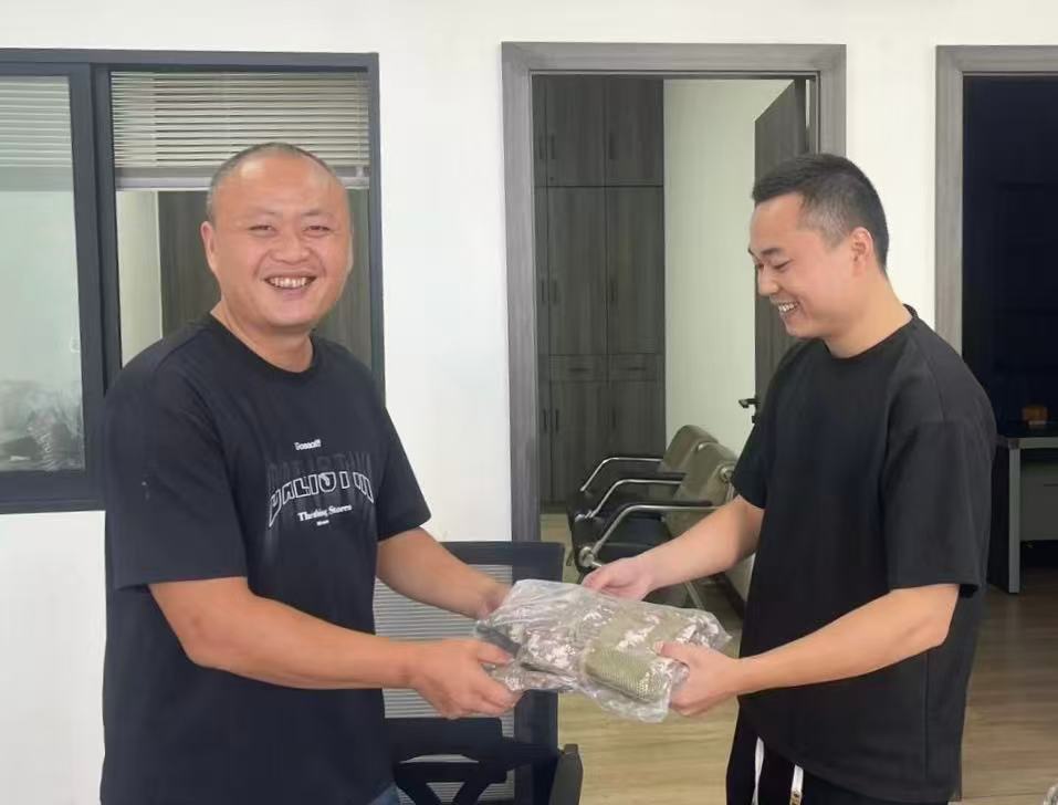茶园合作社开展“八一”慰问活动