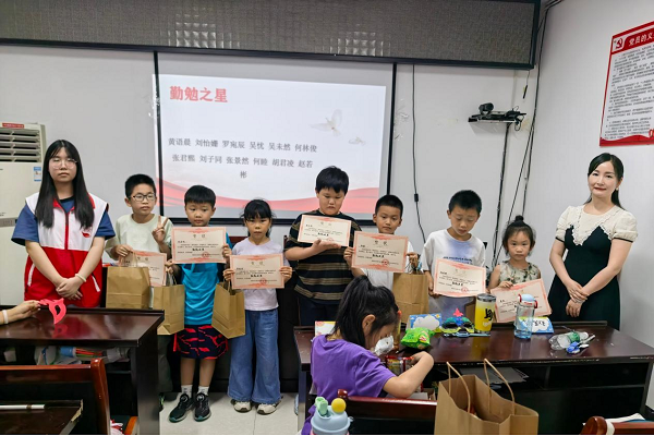 建设路社区暑期公益课堂圆满结业