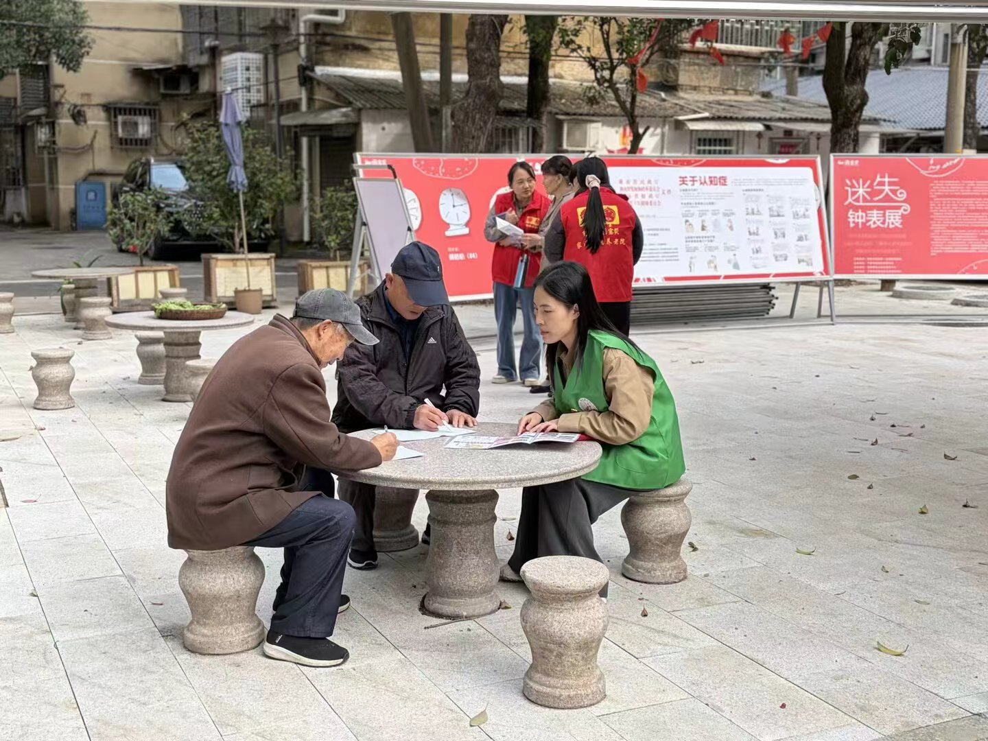 禾花塘社区：党建引领筑暖巢 守护最美“夕阳红”