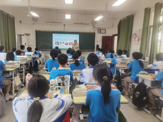 板塘街道联合桥湾社区开展禁毒知识进校园专题讲座