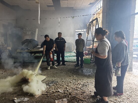 芙蓉社区：闲置空间变身“实训课堂” 消防演练开进楼栋间