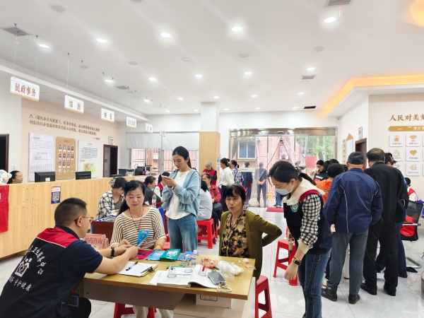 葩金社区：“邻里集市”让便民服务“零距离”