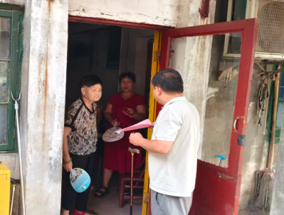 飞机坪社区开展预防误食毒蘑菇安全科普宣传活动