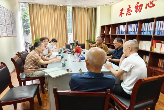 红旗社区：“邻里帮帮团”绘就基层治理温情画卷