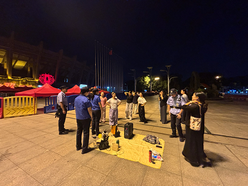 三角坪社区开展广场舞噪音扰民专项劝导整治行动