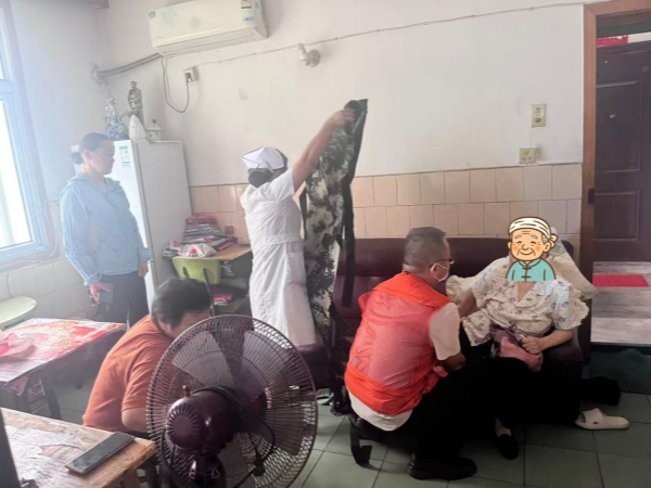 板塘社区：“五心”红管家细微服务显温度