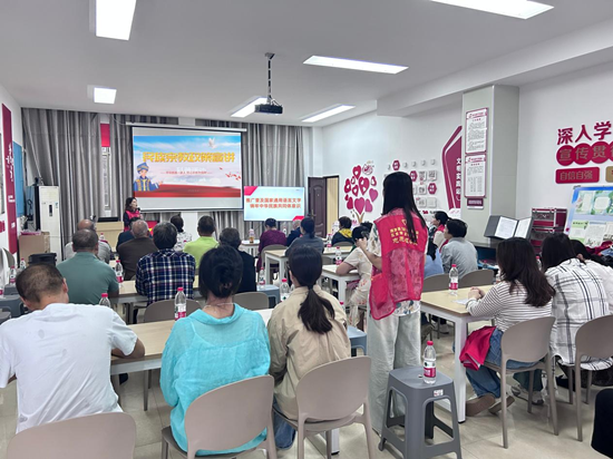 向阳社区开展“推广普及国家通用语言文字 铸牢中华民族共同体意识”主题宣讲活动