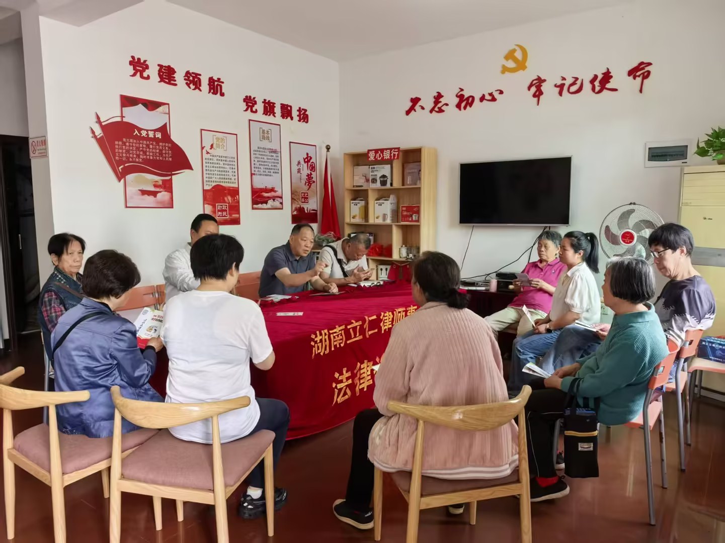 瓦窑塘社区：多方联动聚合力 平安守护“不打烊”